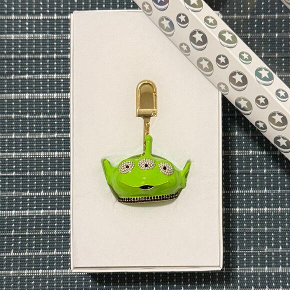 NEW | Disney Pixar × BaubleBar | Toy Story: LGM Little Green Men Alien Bag Charm - Picture 1 of 4
